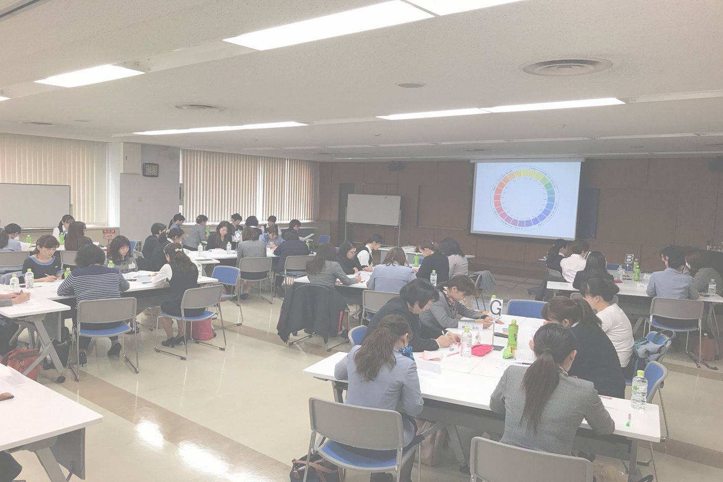 イルドクルールの企業対象カラーセミナーの様子の画像