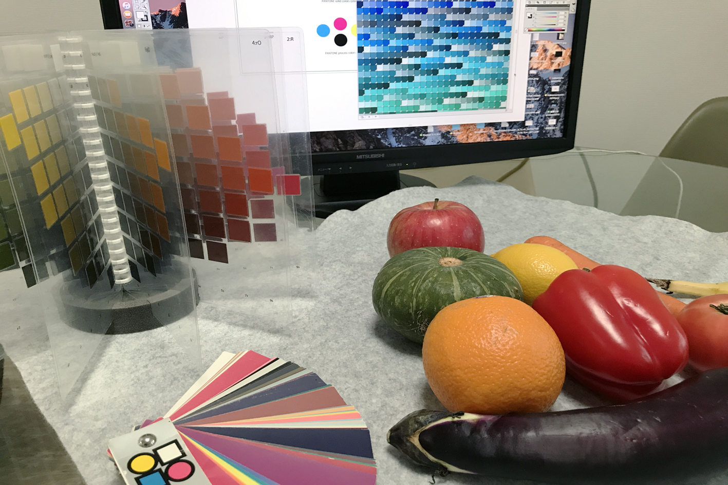 色彩研究室イルドクルールの個人色彩レッスンの様子の画像